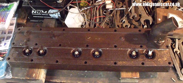 Spare cylinder head