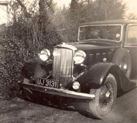 Photo of the Hillman 16 parked on a road