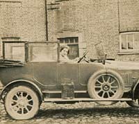 Side view of a bullnose Morris Cowley tourer