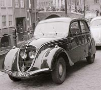 Peugeot 202 car photp