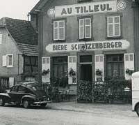 Peugeot 203 outside a hotel