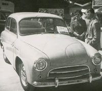 A Syrena 100 saloon car