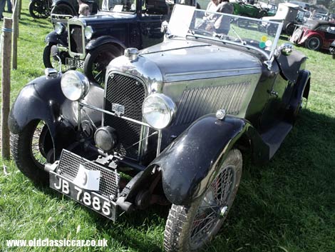 A pre-war Rapier joins an Austin 7 at the Onslow Park rally.