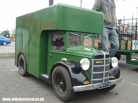 A miniature Bedford removals van designed for the younger enthusiast.
