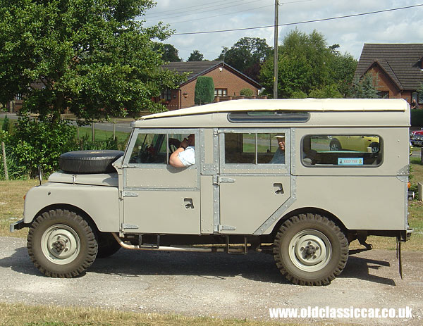 Old Land Rover Series 2A 109 photo (25 of 90 photos Audlem 2006)